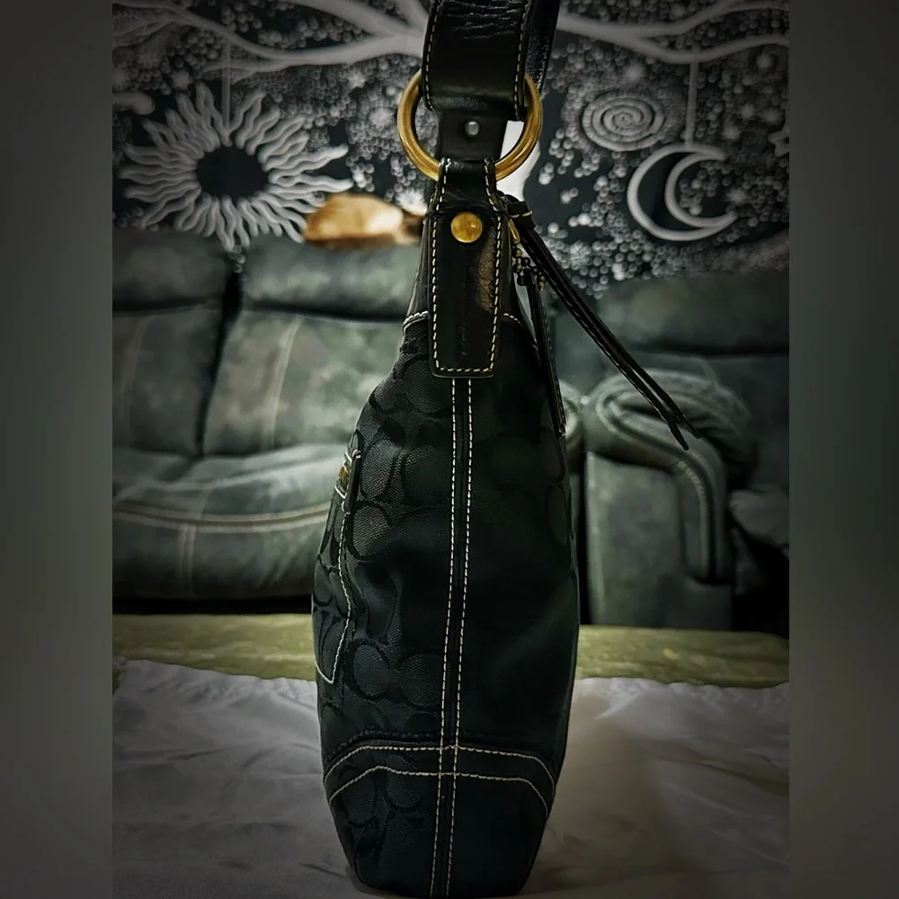 Vintage Coach soho shoulder Bag Black and Gold Women's handbag 2006 - Picture 11 of 16